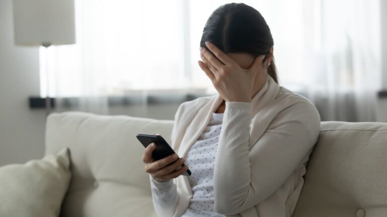 skynews-woman-phone-social-media_5667273.jpg